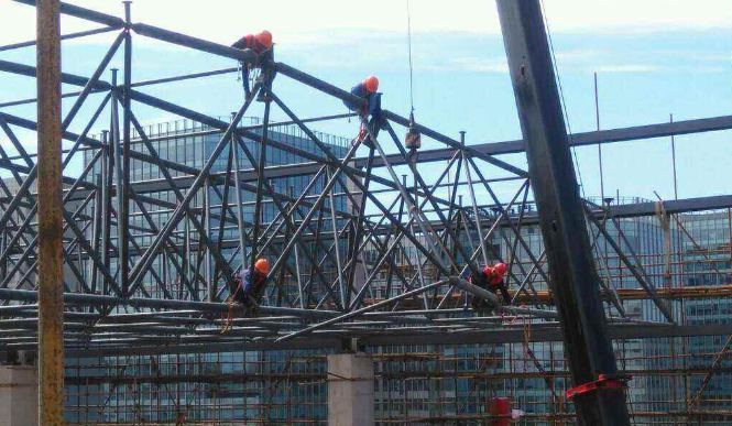 梧州论网架装配施工中搭设脚手架应当留神的事故